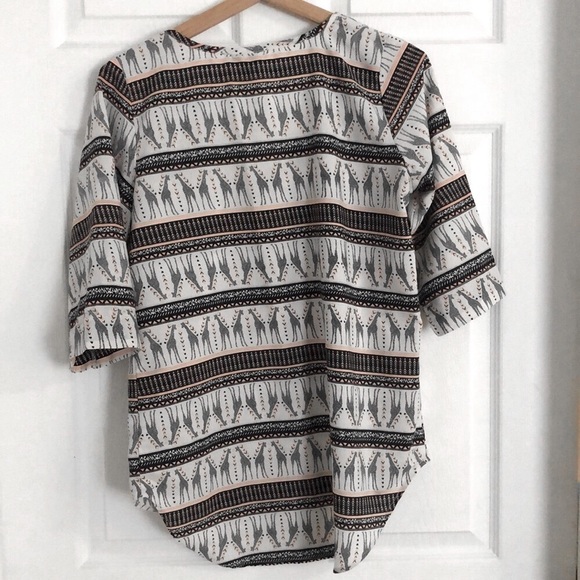 Pattern blouse by Twik from Simons - Picture 2 of 5